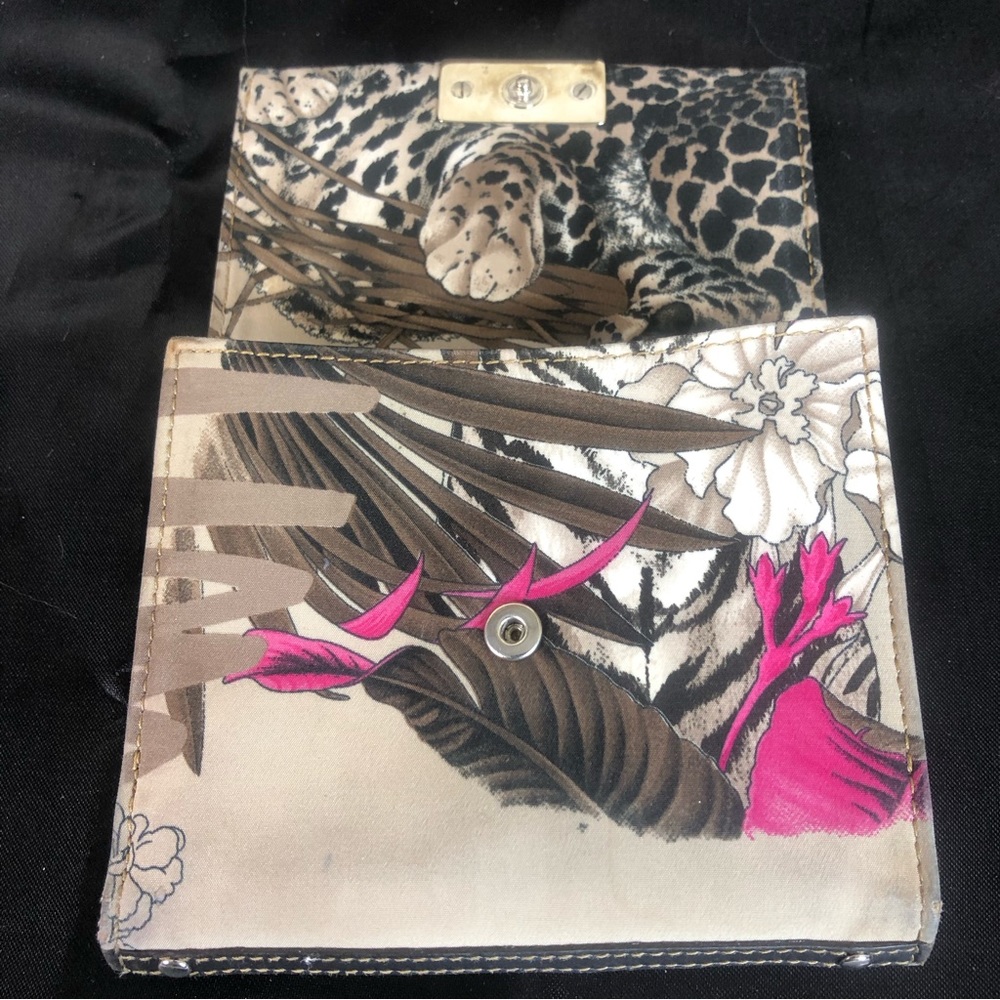 SALVATORE FERRAGAMO Compact Wallet Tiger Leopard Jungle Motif RARE See Match Bag - Picture 4 of 13